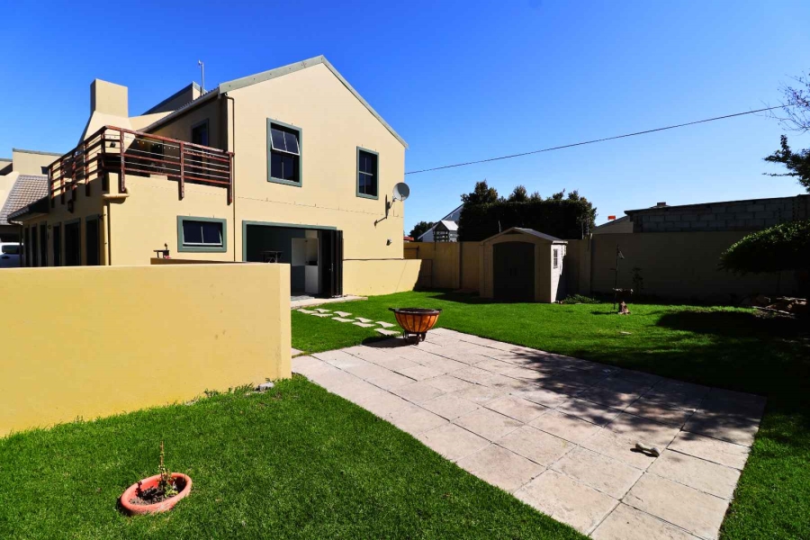 4 Bedroom Property for Sale in Sandbaai Western Cape